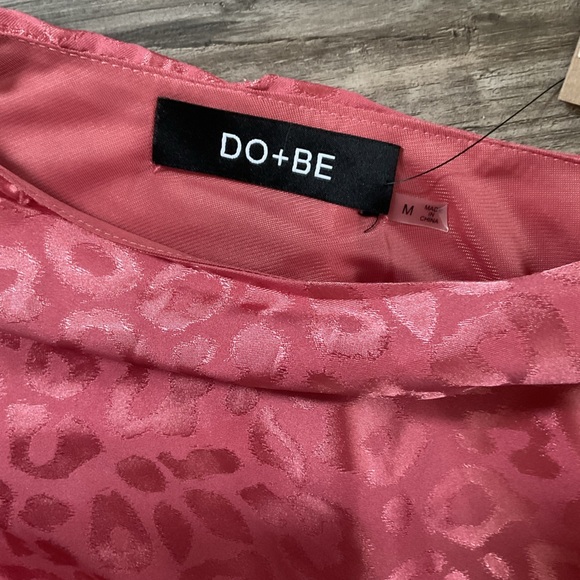 Do+ Be Pink Satin Cheetah Print One Shoulder Top NWT Medium - Picture 2 of 4